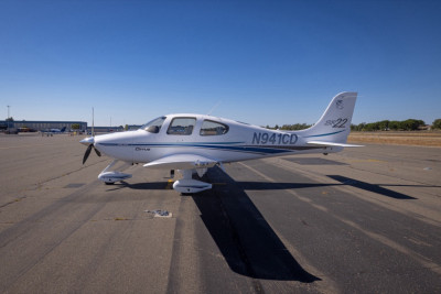 2002 Cirrus SR22: 