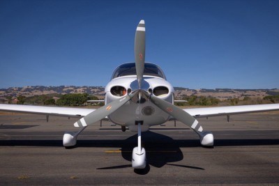 2002 Cirrus SR22: 