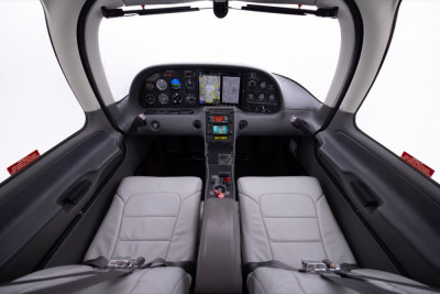 2002 Cirrus SR22: 