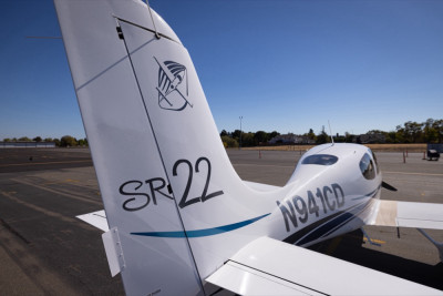 2002 Cirrus SR22: 