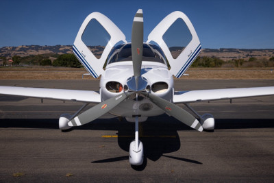 2002 Cirrus SR22: 