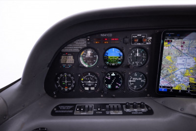 2002 Cirrus SR22: 