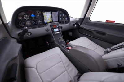 2002 Cirrus SR22: 