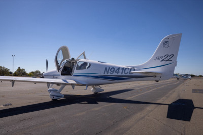 2002 Cirrus SR22: 