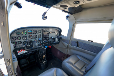 1999 Cessna 182S Skylane: 