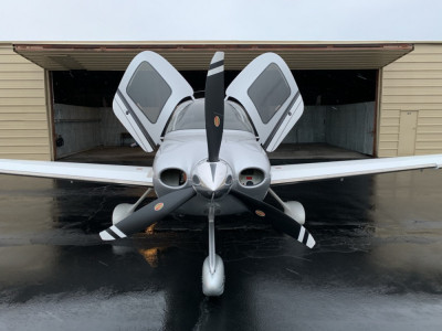 2012 Cirrus SR22 G3 GTS: 