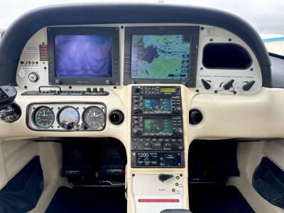 2006 Cirrus SR22: 