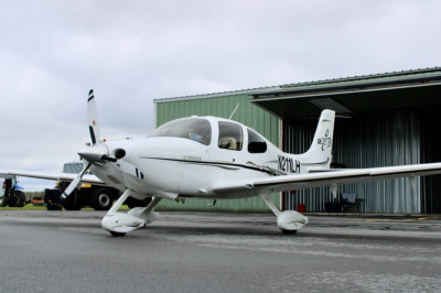 2006 Cirrus SR22: 