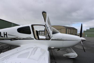 2006 Cirrus SR22: 