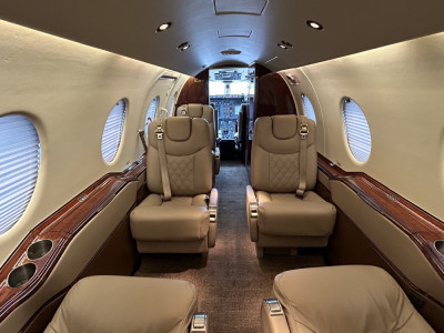 2010 Hawker 400XP: 