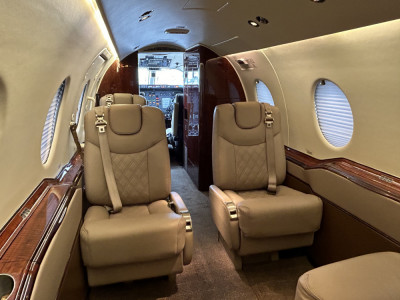 2010 Hawker 400XP: 