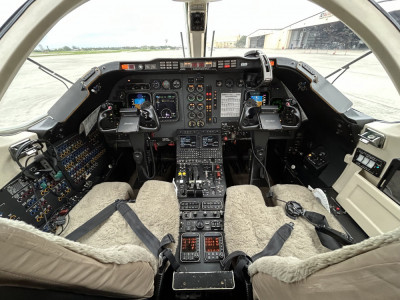 2010 Hawker 400XP: 