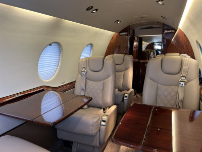 2010 Hawker 400XP: 