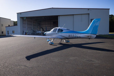 2009 Cirrus SR22: 