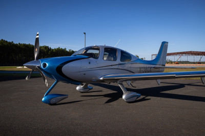 2009 Cirrus SR22: 