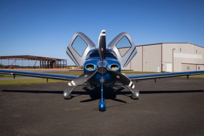 2009 Cirrus SR22: 