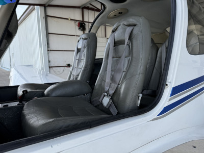 2003 Cirrus SR22: 