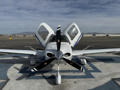 2003 Cirrus SR22: 