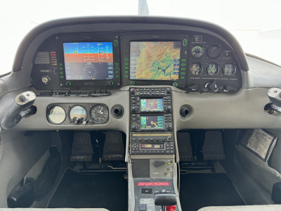 2003 Cirrus SR22: 