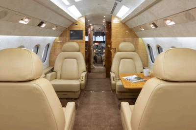 1990 Dassault Falcon 900B: 