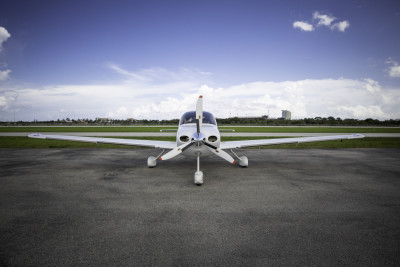 2006 Cirrus SR22 GTS: 