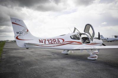 2006 Cirrus SR22 GTS: 