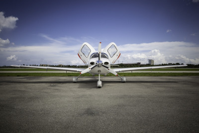 2006 Cirrus SR22 GTS: 