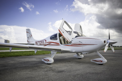 2006 Cirrus SR22 GTS: 