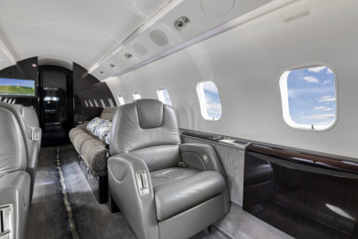 2005 Bombardier Challenger 300: 