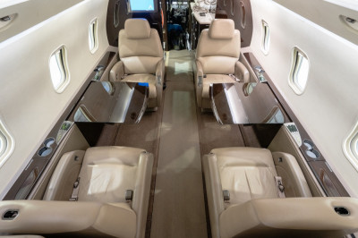 2005 Bombardier Challenger 300: 