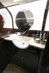 2005 Bombardier Challenger 300: 
