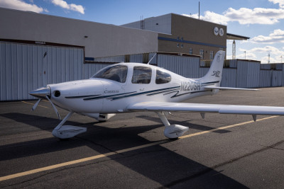 2002 Cirrus SR22: 