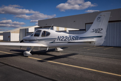 2002 Cirrus SR22: 