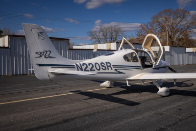 2002 Cirrus SR22: 