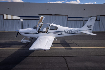 2002 Cirrus SR22: 