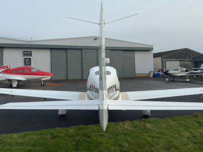 2004 Cirrus SR22 G2: 