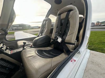 2004 Cirrus SR22 G2: 