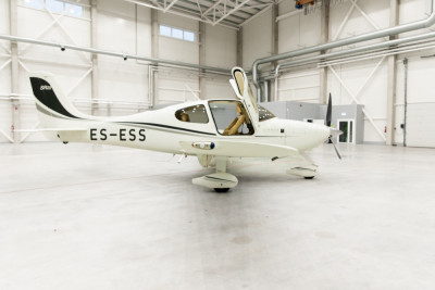 2005 Cirrus SR22: 