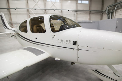 2005 Cirrus SR22: 