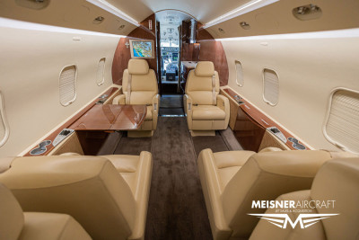 2004 Bombardier Challenger 300: 