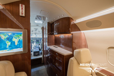 2004 Bombardier Challenger 300: 