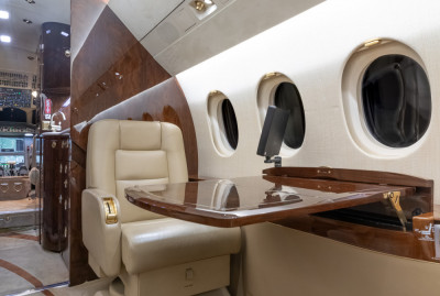 2009 Dassault Falcon 2000LX: 