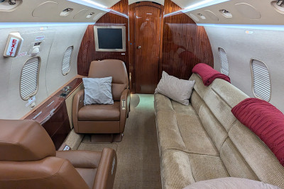 2006 Bombardier Challenger 300: 20075-Interior Aft