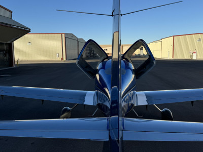 2002 Cirrus SR22: 