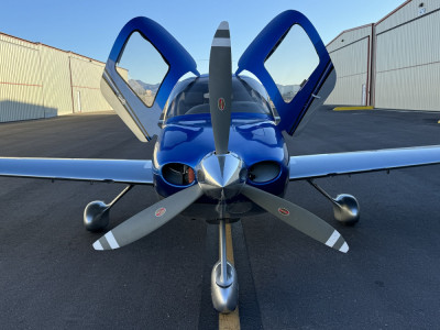 2002 Cirrus SR22: 