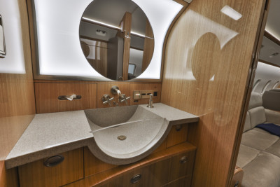 2014 Bombardier Challenger 300: 