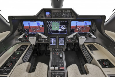 2014 Embraer Phenom 300: 