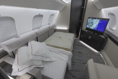 2024 Bombardier Global 7500: berthing couch to bed