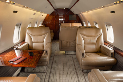 1990 Bombardier Challenger 601 - 3AER: 