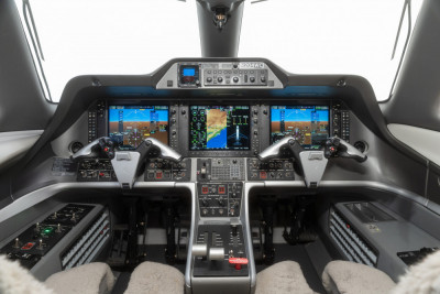 2012 Embraer Phenom 300: 
